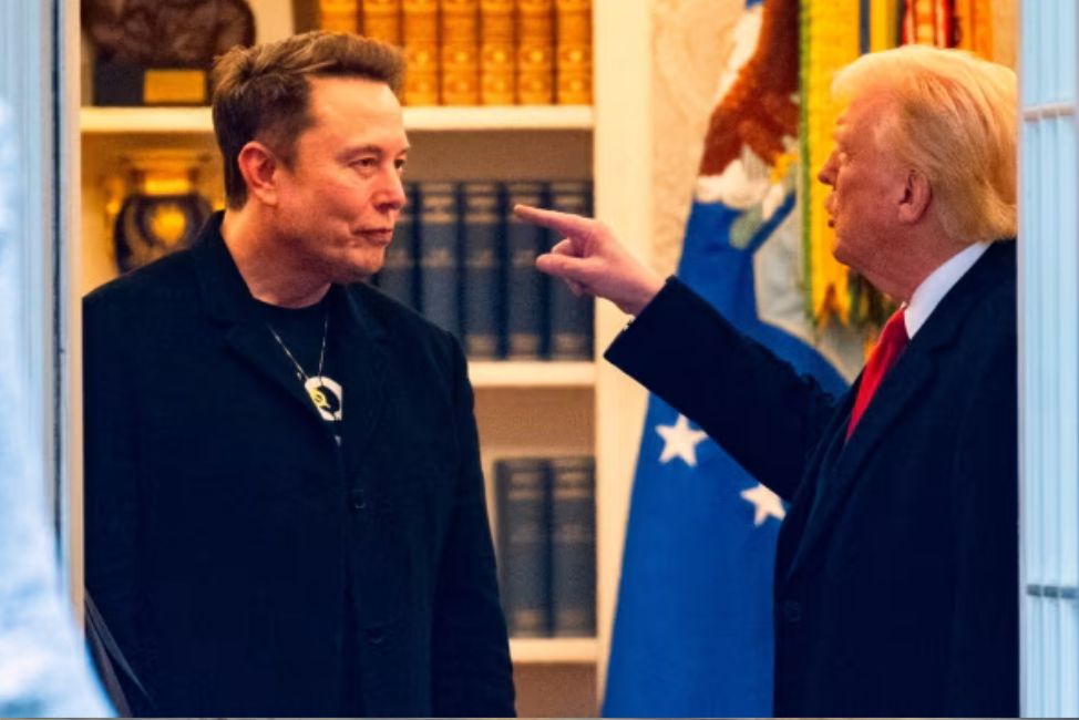 Elon Musk vs Donald Trump